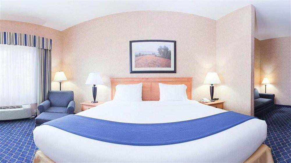 Holiday Inn Express & Suites Cheney By Ihg Exterior foto