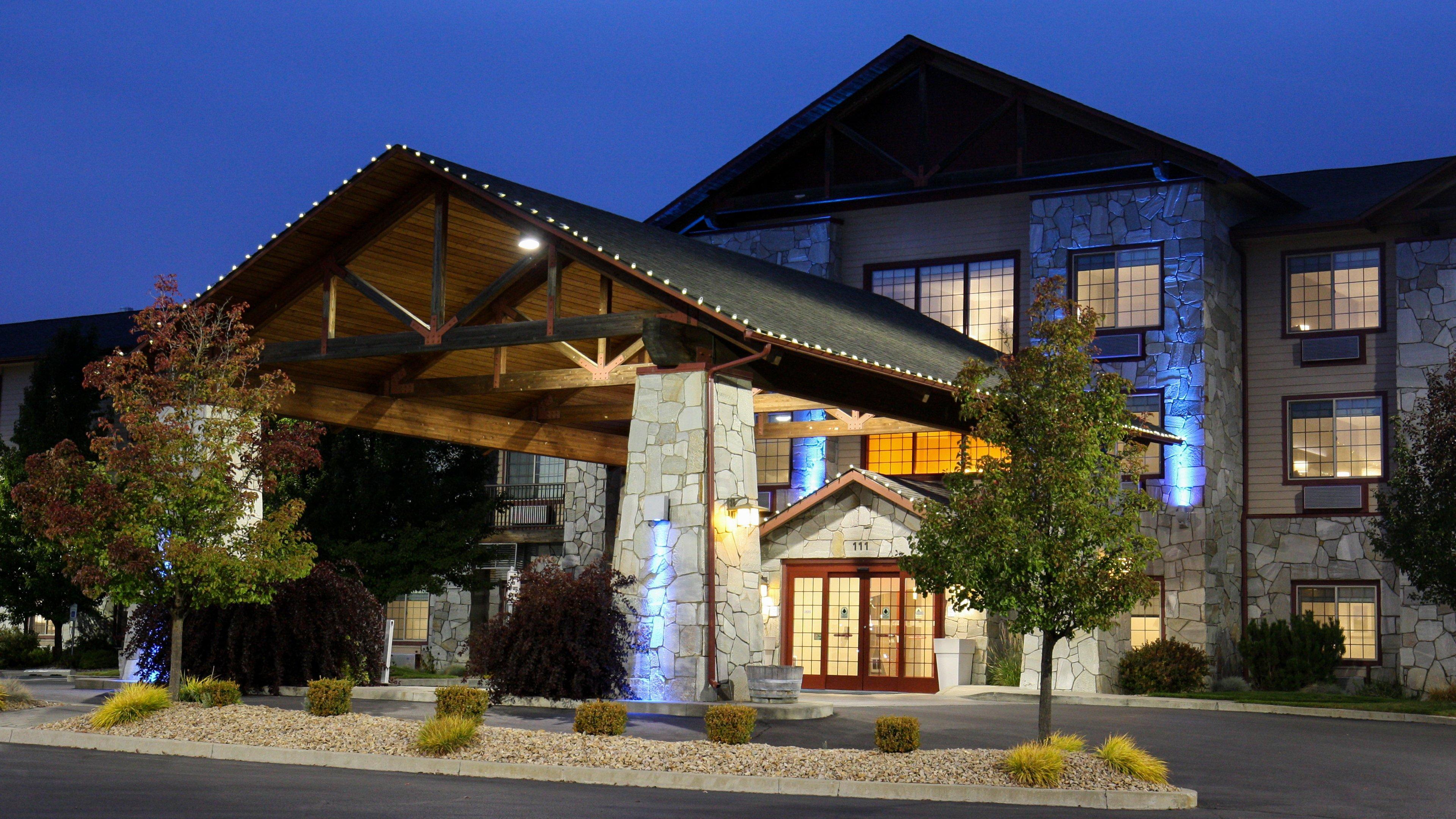 Holiday Inn Express & Suites Cheney By Ihg Exterior foto